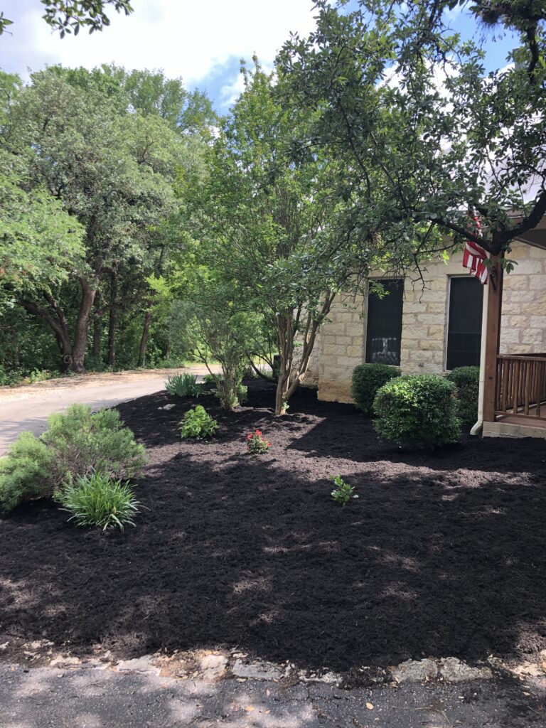 Mulch and landscaped bedding Central Texas - Fix Lawns & Landscaping