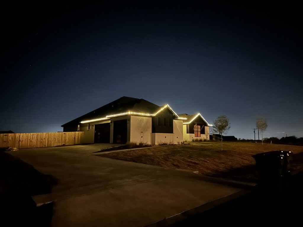 Fix Lawns & Landscaping Christmas Light Installation Services - Temple, Texas